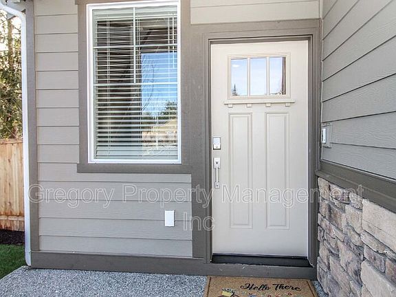 3rd image of 920 122nd Ave SE