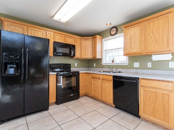 5th image of 3507 Alberta Dr