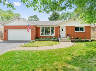 392 E Saint Charles Rd, Elmhurst, IL 60126