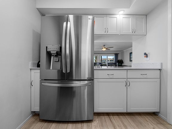 4th image of 775 Gulf Shore Dr Unit 1084