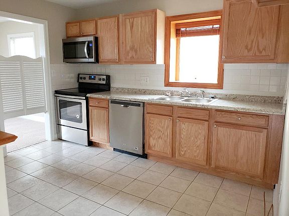 5th image of 140 Crittendon Ave NE