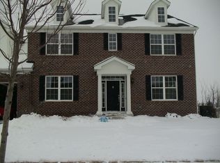 703 Versailles Pkwy, Oswego, IL 60543