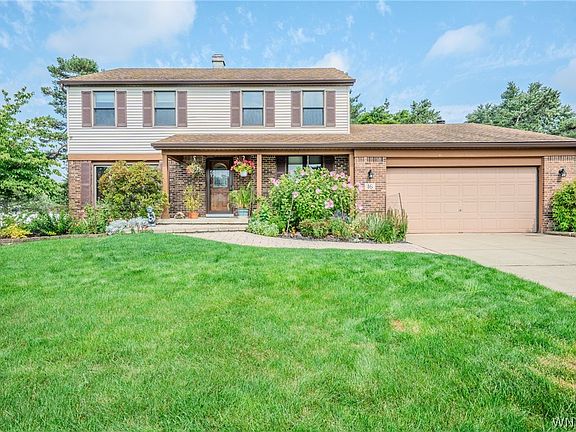 3rd image of 16 Cedar Ridge Dr