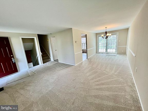 4th image of 15705 Anamosa Dr