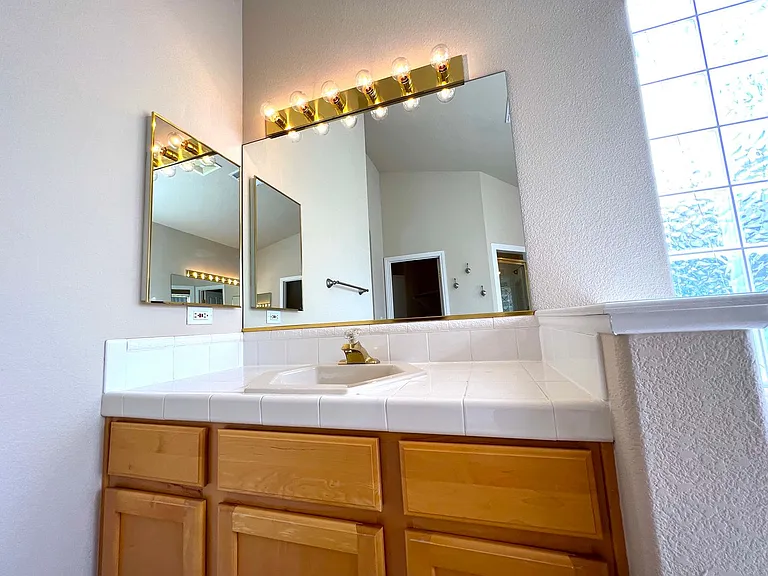 2237 Timber Rose Dr — Photo 32
