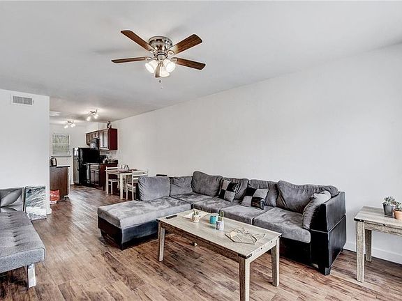 3rd image of 2202 San Gabriel St #102