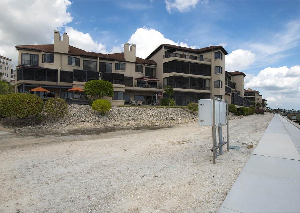 1st image of 410 La Peninsula Blvd #410