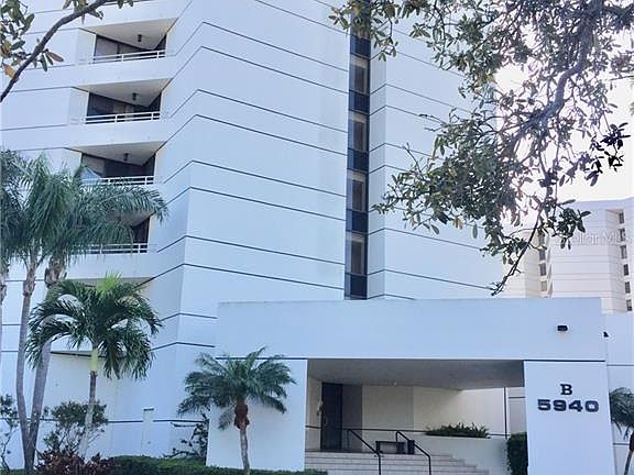 4th image of 5940 Pelican Bay Plz S APT 302