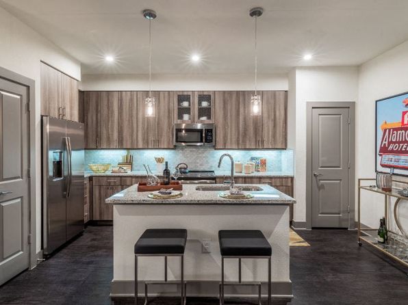 305 W Commerce St APT 114