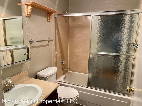 5th image of 14616 NE 44th St APT M12