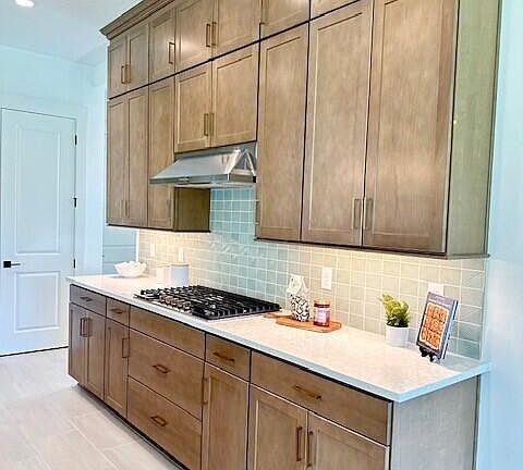 5th image of 86 OAKMOSS Drive