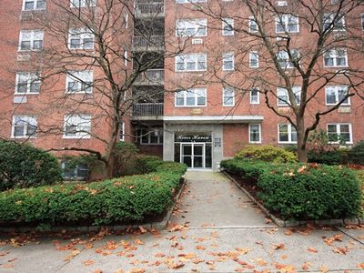 54 W North St, Stamford, CT, 06902