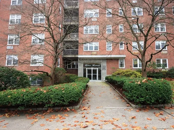 54 W North St, Stamford, CT 06902