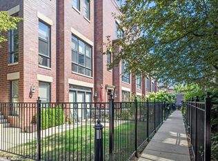 2713 N Hermitage Ave, Chicago, IL 60614