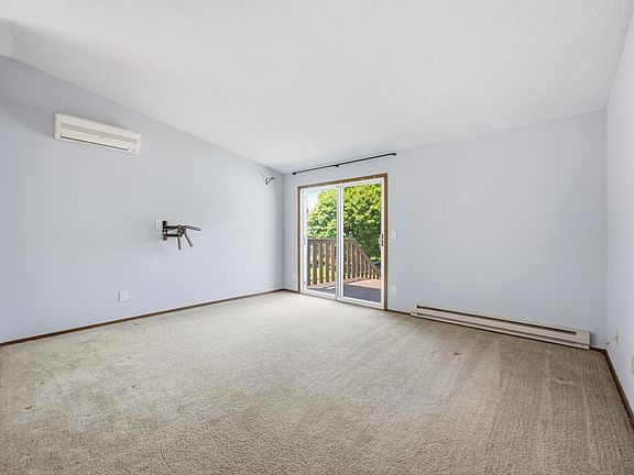 4th image of 2927 35th Ave S