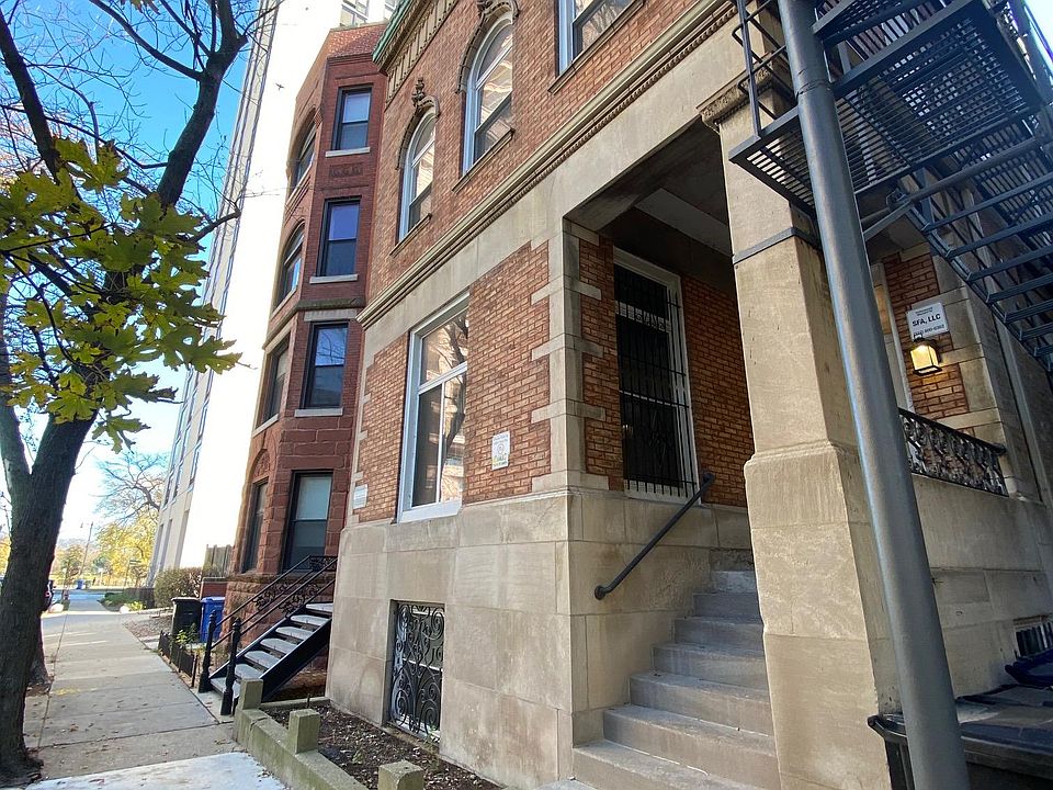 1st image of 425 W Saint James Pl APT 1