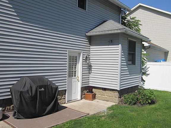 4th image of 818 Garden Ave