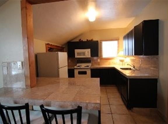 2nd image of 240 I St APT 2