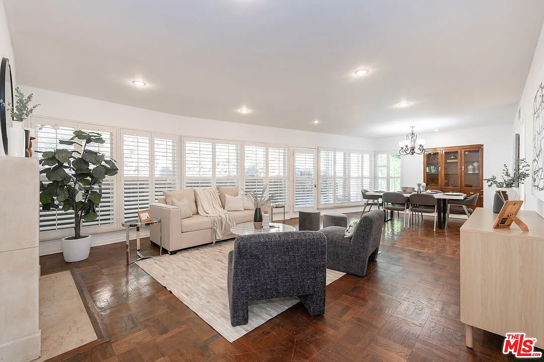3 bed, 2.0 bath, 1497 sqft, $8,000 — Photo 1