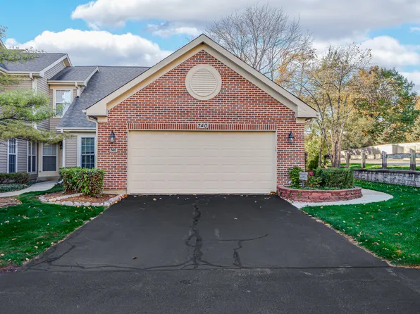 740 Clover Hill Ct, Elk Grove Village, IL 60007