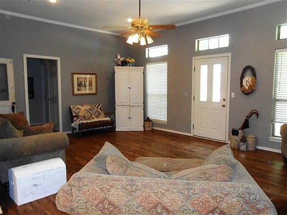 3rd image of 2999 Farm Road 1510