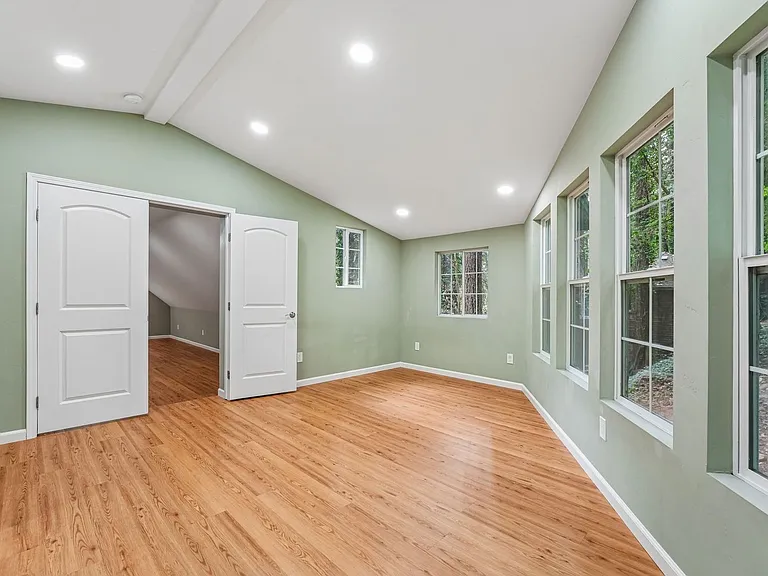 21567 Starrett Hill Dr — Photo 36