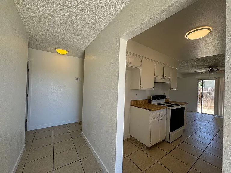 205 Ashlan Way — Photo 6