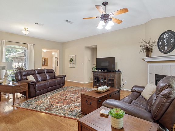 5th image of 15320 Country Acres Dr