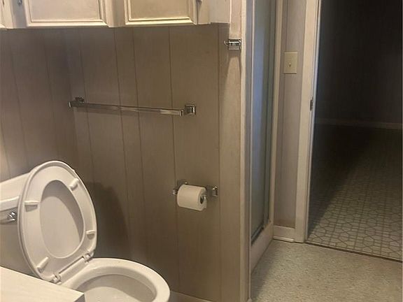 5th image of 518 Naebers St E