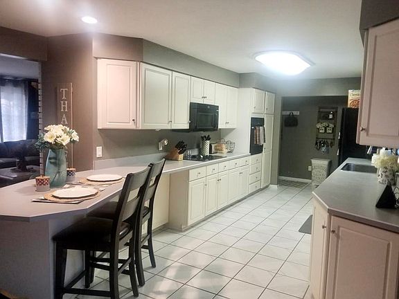 3rd image of 5244 Fairgreen Dr