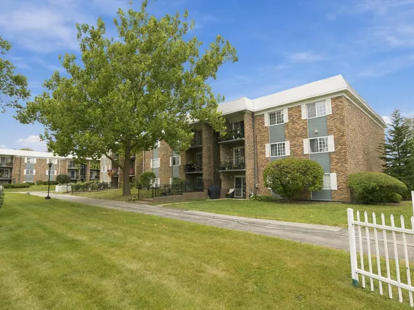 1627 N Windsor Dr #3, Arlington Heights, IL 60004