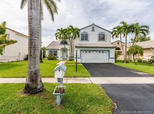 320 NW 189th Ter, Pembroke Pines, FL 33029