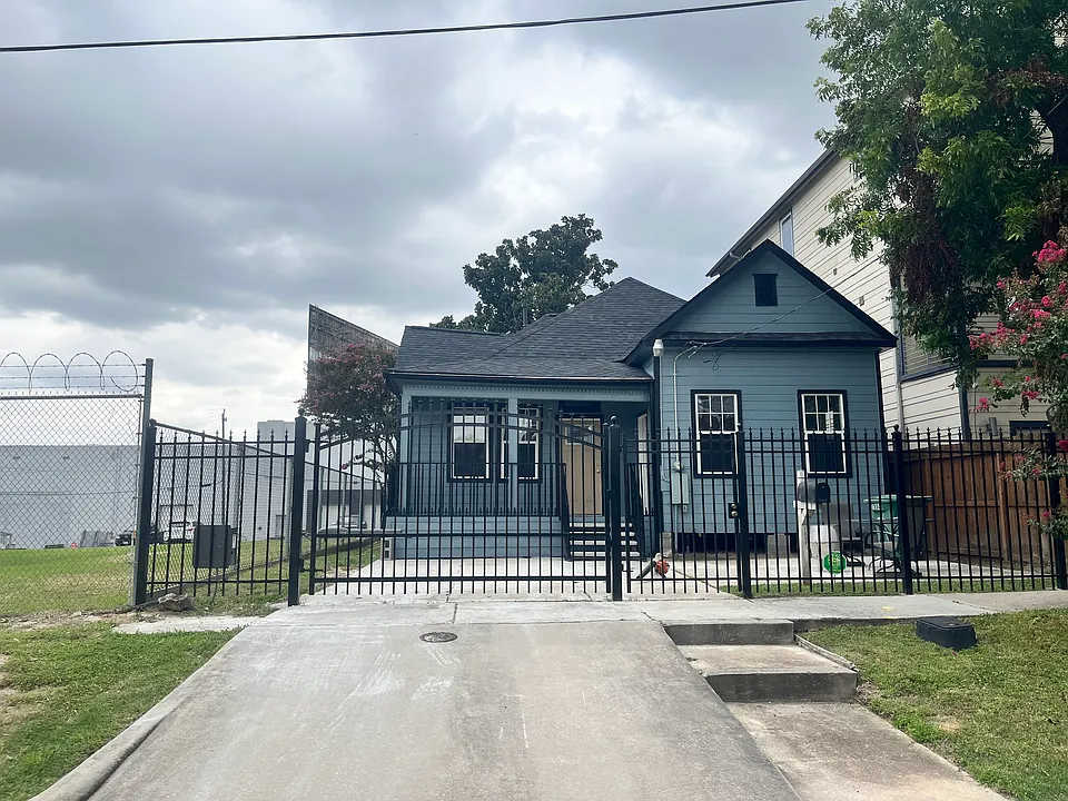 1815 South St