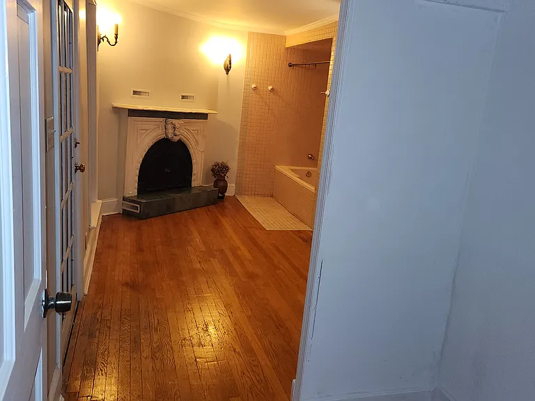 218 S Albany St #2 — Photo 15