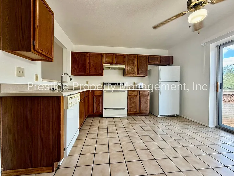 1438 N Alamo Ave #1-7 — Photo 9