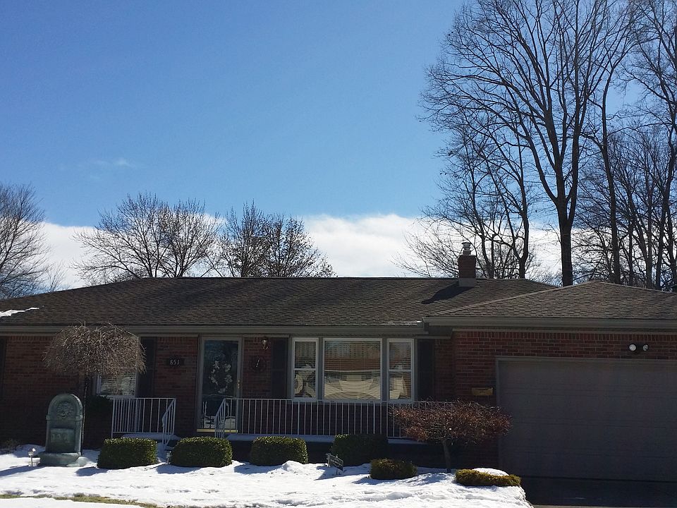1st image of 851 Mapleridge Dr