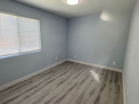 3rd image of 1329 N Sultana Ave Unit B