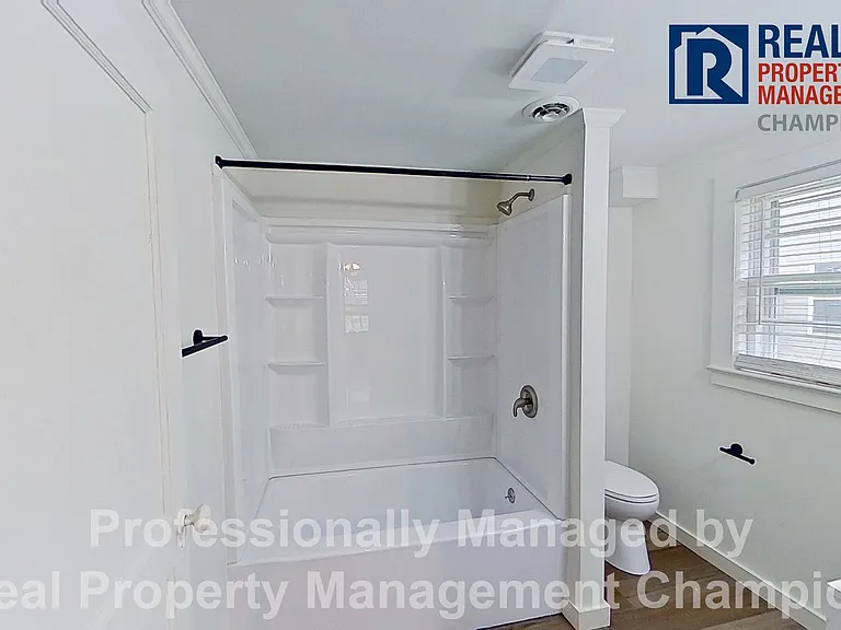 1314 Queen St — Photo 15