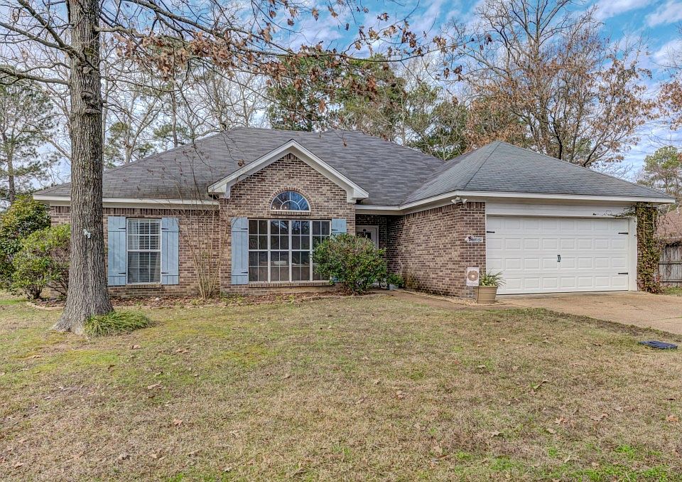 1st image of 1015 Riverchase North Dr