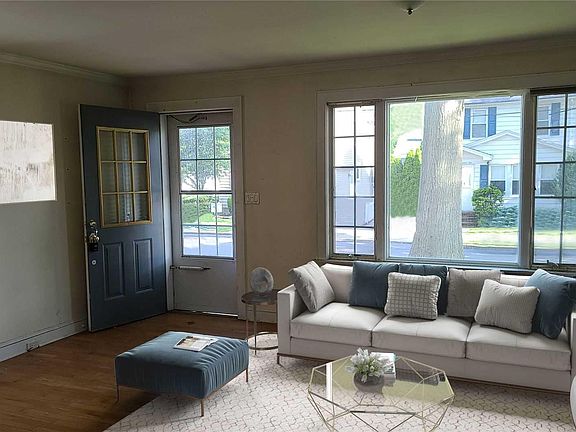 4th image of 109 Harvard St