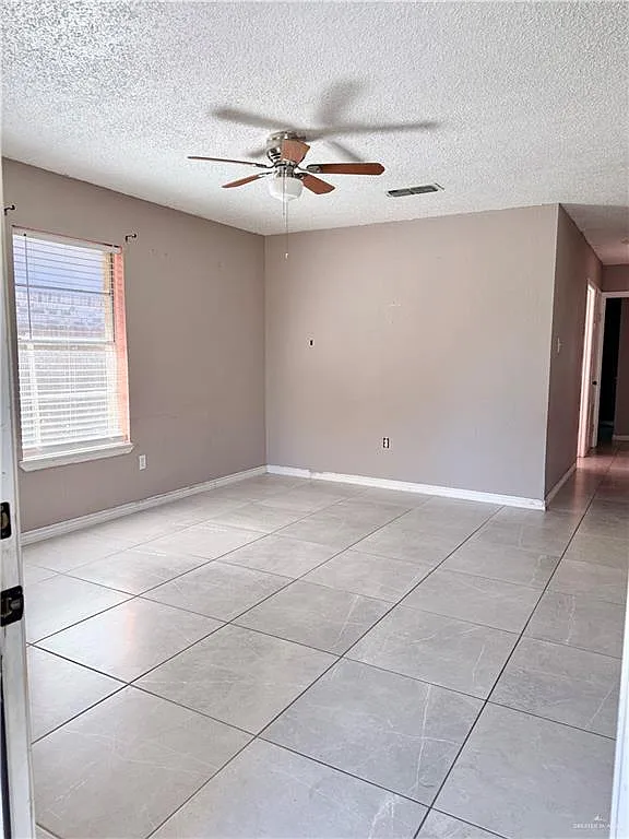 Building Photo - 1003 Alta Vista Dr