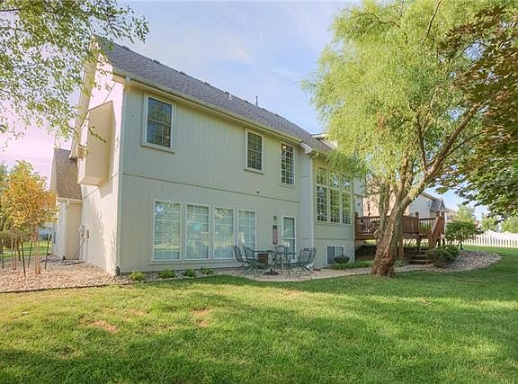 3rd image of 13010 Red Oak Ct