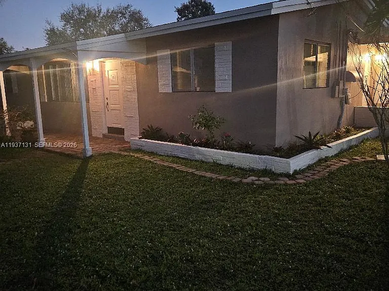 5842 Harding St #R — Photo 1