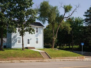 1103 4th St, Peru, IL 61354