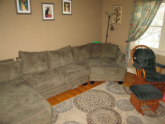 5th image of 30 Bell Ln