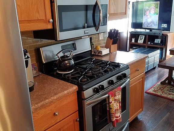 3rd image of 9237 Auburn Ct