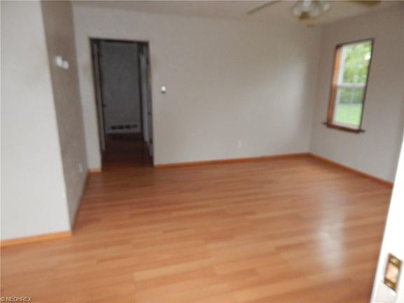 3rd image of 1515 W 18th St