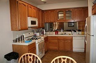 4th image of 831 W Teddy St