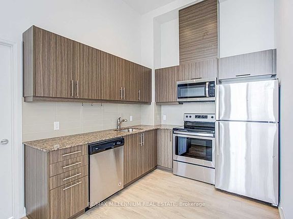 5th image of 30 Meadowglen Pl #2908