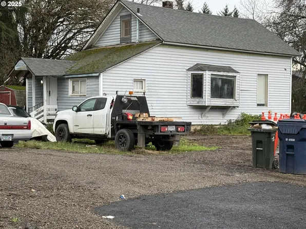 835 Anderson Ln, Springfield, OR 97477